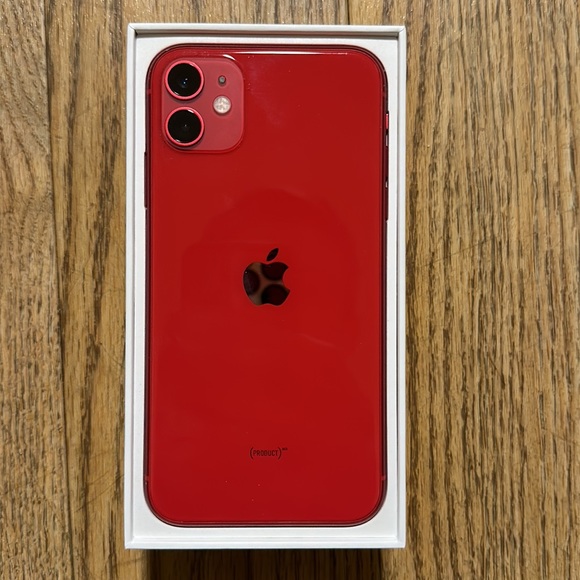 iPhone 11 Red 64GB Unlocked with Case - Picture 5 of 10